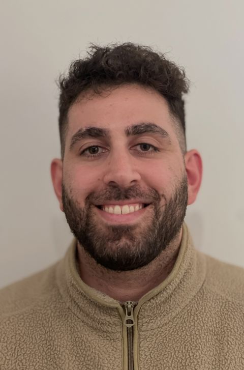 Foto: Arya Sadeghi Nejad Talooky en person som smiler til kameraet